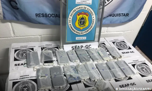 CELULARES NO PRESÍDIO